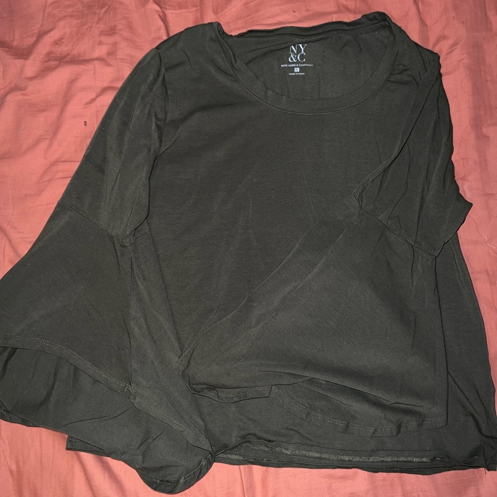 Green New York & company bell sleeve shirt